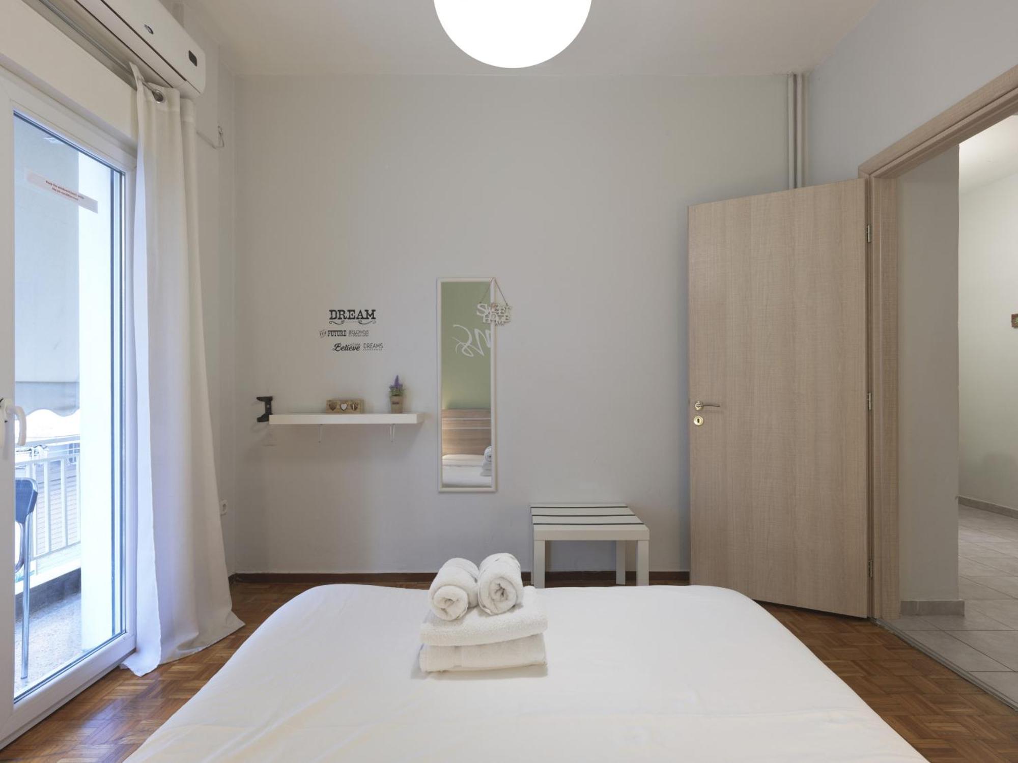 Cozy Athenian One Bd, Pistachio Charm Apartment Bagian luar foto